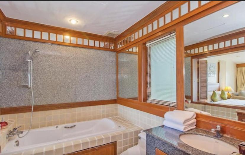 Goodwill Beach House Patong Екстер'єр фото